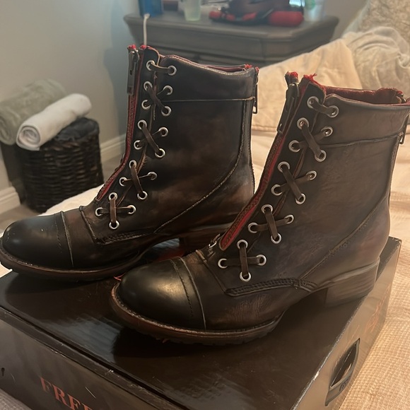 Freebird Liverpool short boots, weathered black, size 8 - Picture 2 of 5